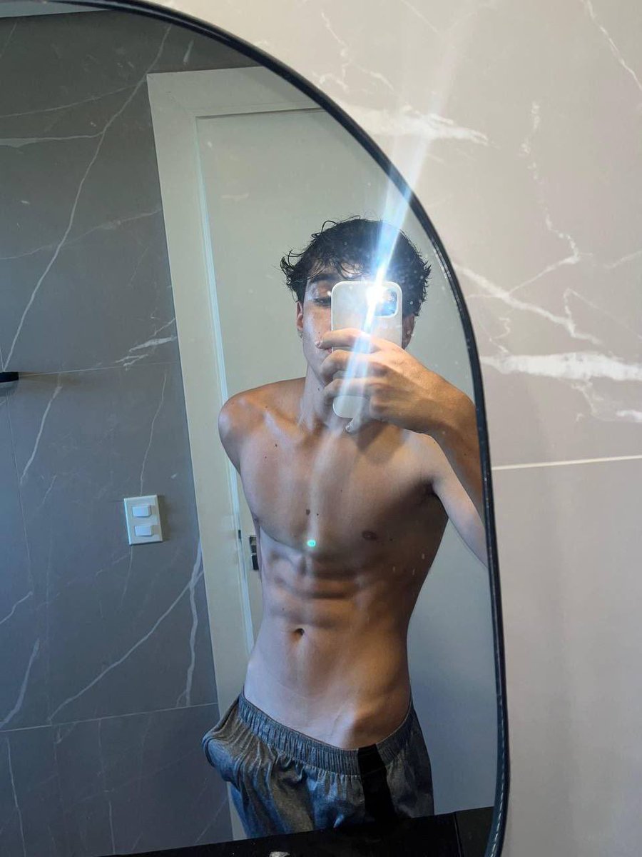 carboonfjs's tweet photo. Link in bio https://t.co/RXqg2JTYIN