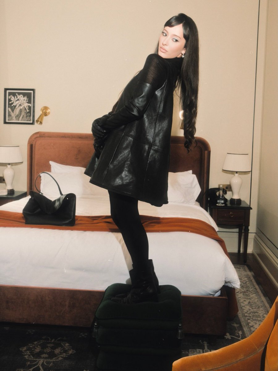 faouziafeeds's tweet photo. “less than 24 hours in new york just becos ! @cosstores” 

📸 : @faouzia via Instagram Post https://t.co/pFH0oOuw09