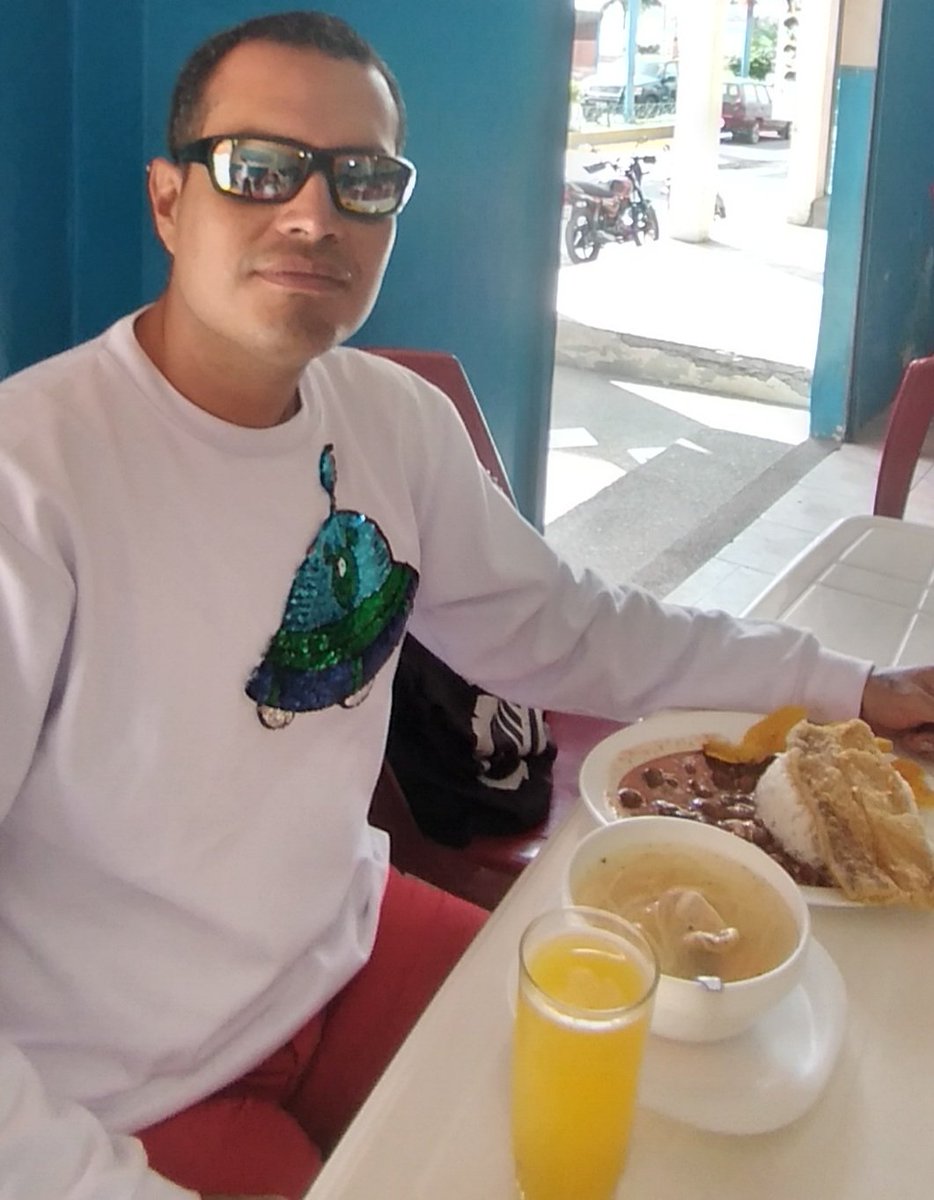 BSCFERNAND0's tweet photo. #felizmiercoles 😋 https://t.co/Lff58hGqCR