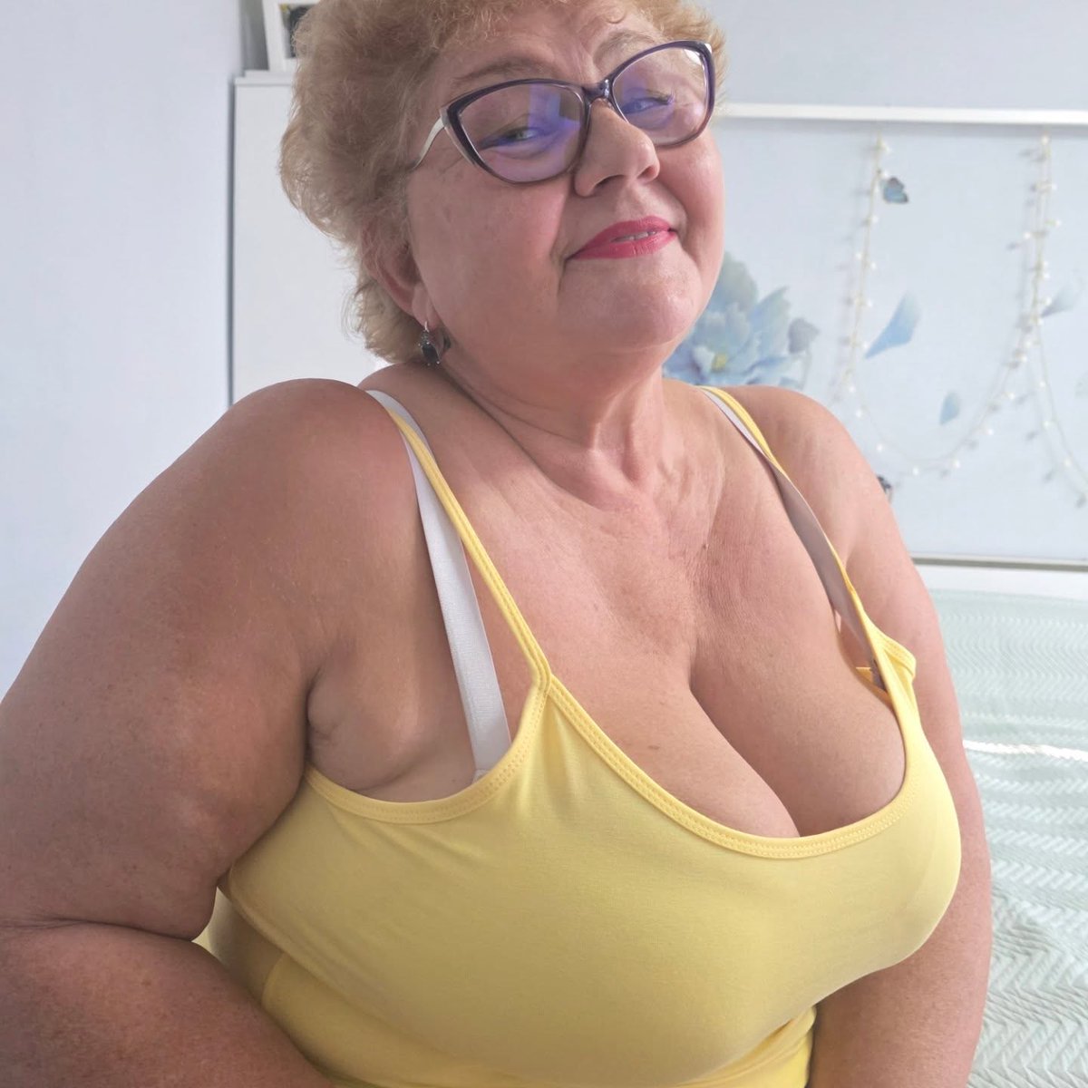 JessicaJeXxX's tweet photo. Would you let me ride your face? https://t.co/tmhYj2Dv1Z