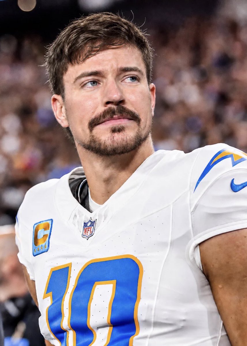 PolymarketBlitz's tweet photo. The Chargers might be absolutely COOKED

Week 1: Lost to Cardinals (0-1)
Week 2: vs. Raiders
Week 3: @ Bills
Week 4: @ Seahawks
Week 5: vs. Broncos
Week 6: @ Chiefs
Week 7: BYE
Week 8: @ Rams
Week 9: vs. Texans
Week 10: @ Ravens https://t.co/M5Mge5tttd