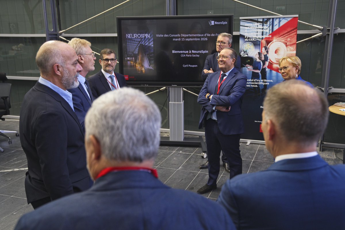 pierre_bedier's tweet photo. Après une présentation de l’Institut de R&amp;D Servier Paris-Saclay puis une visite passionnante du centre de recherche NeuroSpin sur le site du CEA, nos échanges se sont conclus autour de Georges-François Leclerc, préfet de la région d'Île-de-France. https://t.co/BnFJjlqFAo