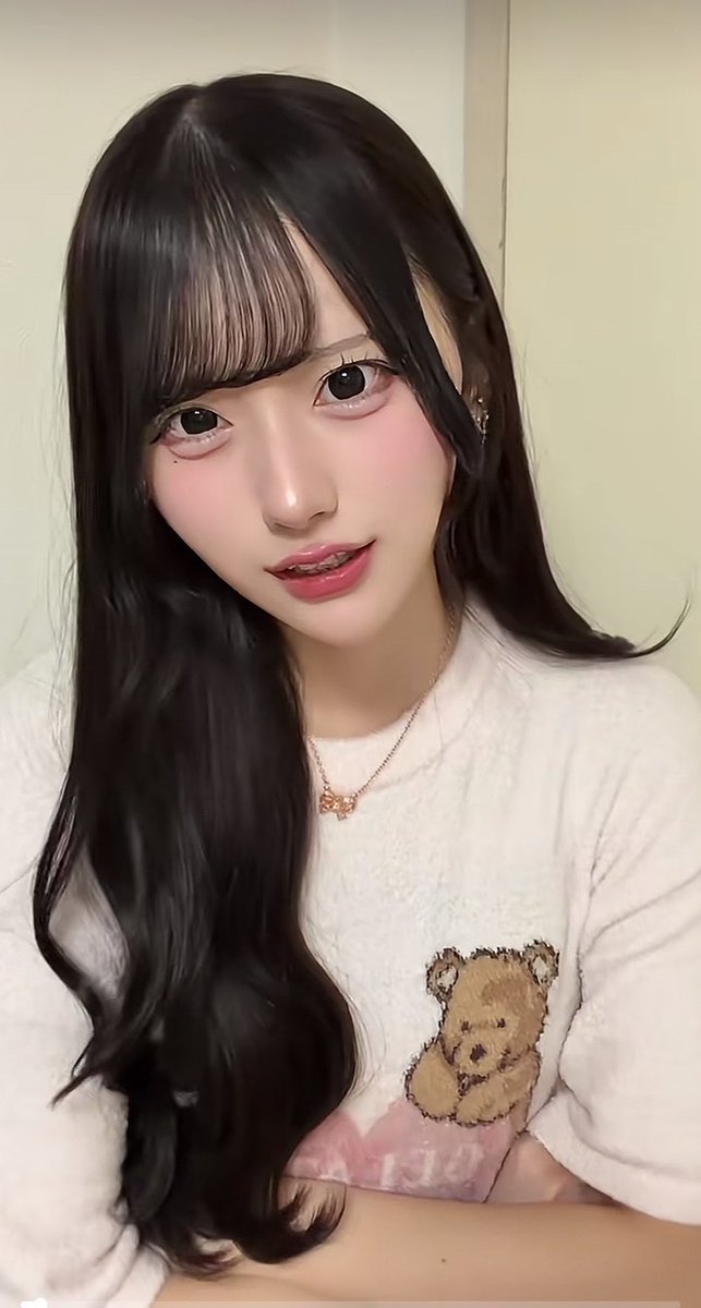 3pixzf's tweet photo. 【求】この口角になる方法 https://t.co/VUqzPdJmG1