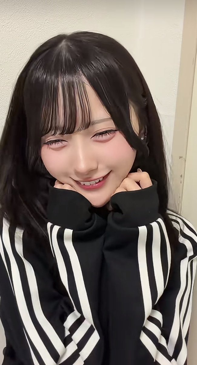 3pixzf's tweet photo. 【求】この口角になる方法 https://t.co/VUqzPdJmG1