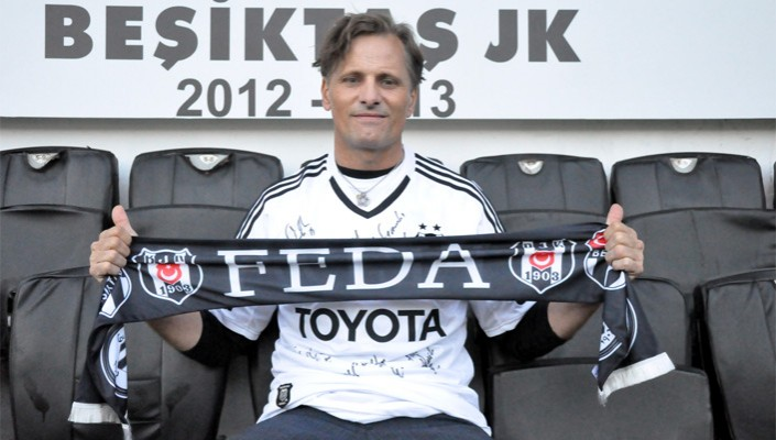 kuduskrali's tweet photo. bjk'nin alakalı alakasız yerlerden çıkmasına bayılıyorum amk.. isildur'un vârisi, gondor'un kralı, arnor'un hükümdarı, batı toprakları'nın efendisi, sadıkların reisi, andúril'in taşıyıcısı, yenileyici elessar, arathorn oğlu aragorn'un bjkli olması hem çok saçma hem de çok normal https://t.co/eqFc9NklNB