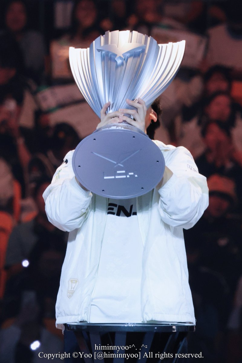himinnyoo's tweet photo. 260913 LCK FINALS

      🐶🏆

#Ruler #룰러 https://t.co/CosWEps5gu