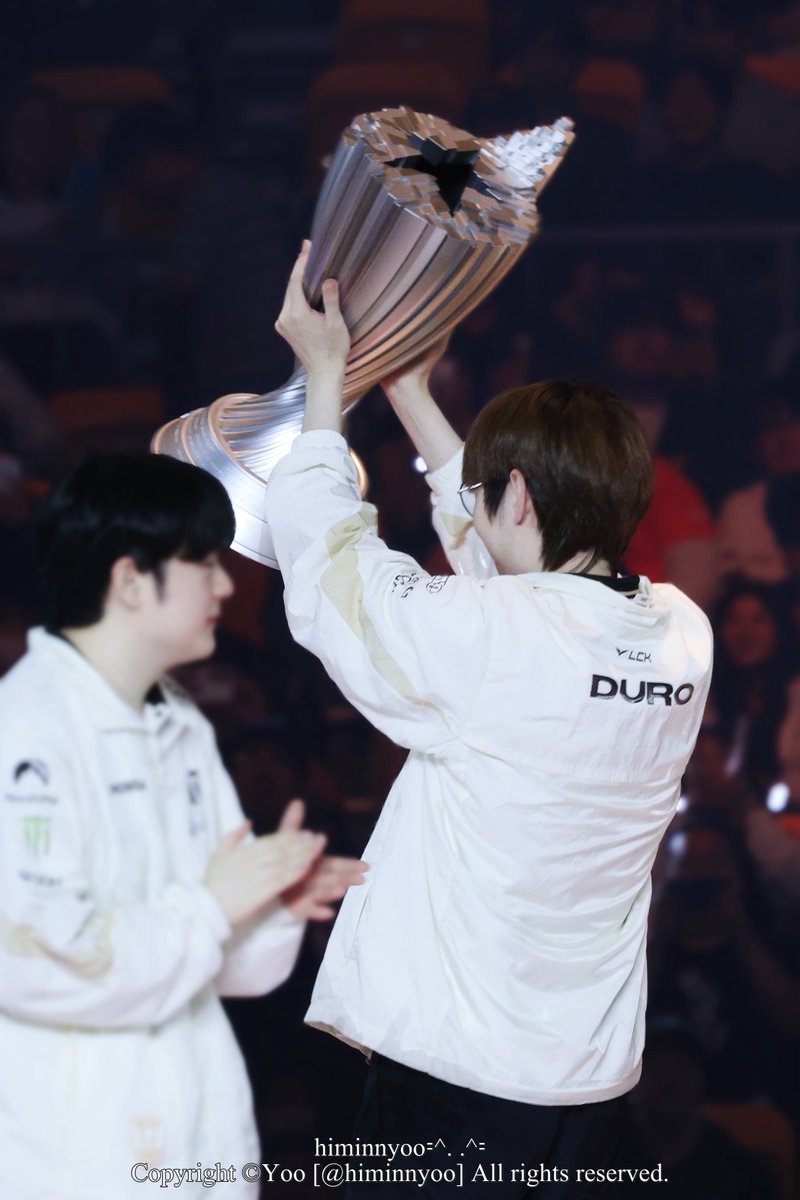 himinnyoo's tweet photo. 260913 LCK FINALS

      🐰🏆

#Duro #듀로 https://t.co/lOXq2VvxMy