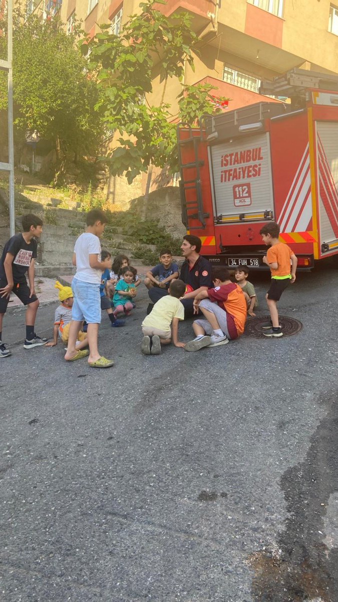 Doksan7lik's tweet photo. Biz bu Cennet Vatanın çelik ruhlu evlatlarıyız.  Yıl olmuş 2026 hala soba kullanan ve bu sobadan evi yanan Ahmet amcayı, ormanı yakan sırtını siyasilere dayayan haramiden Allah'ın dilsiz kullarını, aman diyene nefessiz koşanlarız.
#EmekçininHakkınıVerin https://t.co/CyvY66i0ig