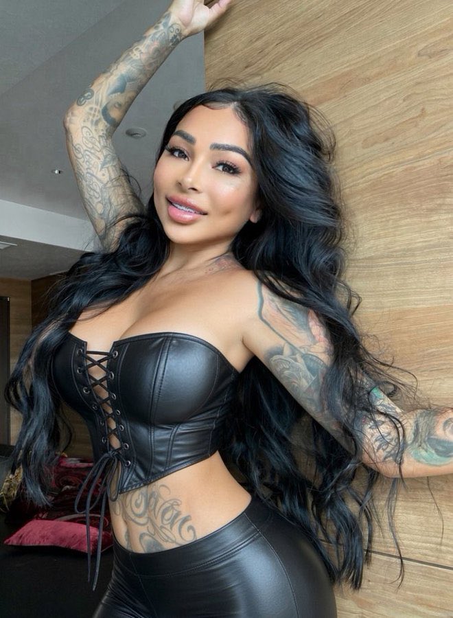 BrittanyRa54646's tweet photo. Imma pretty ???🤩 https://t.co/a55LnmBoac