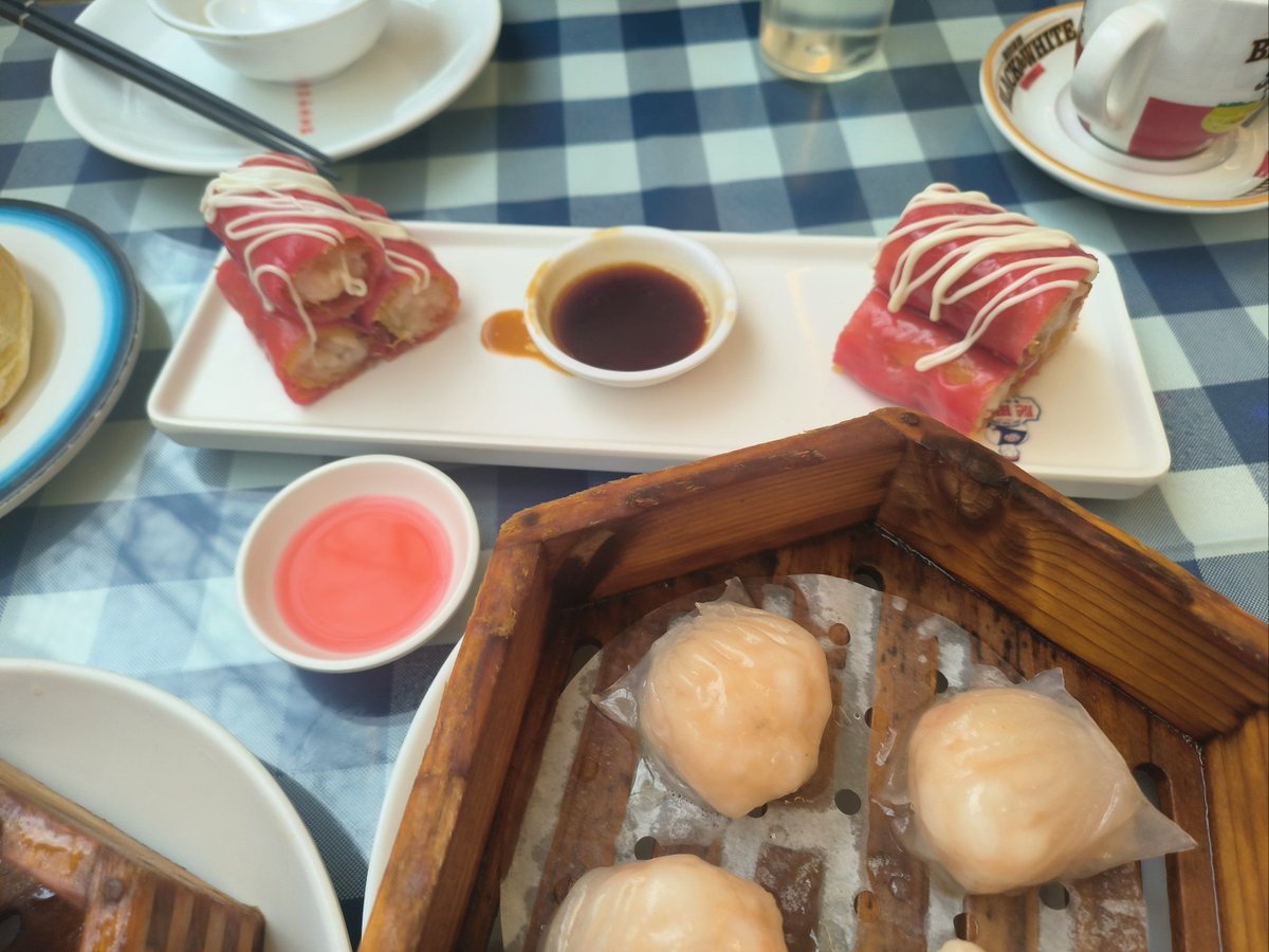 alisv470394's tweet photo. Just found the hidden gem of dim sum in downtown! Har gow so delicate and fluffy shrimp buns with the perfect crispy cheung fun—10/10 will come back this weekend https://t.co/kA1OOyesln