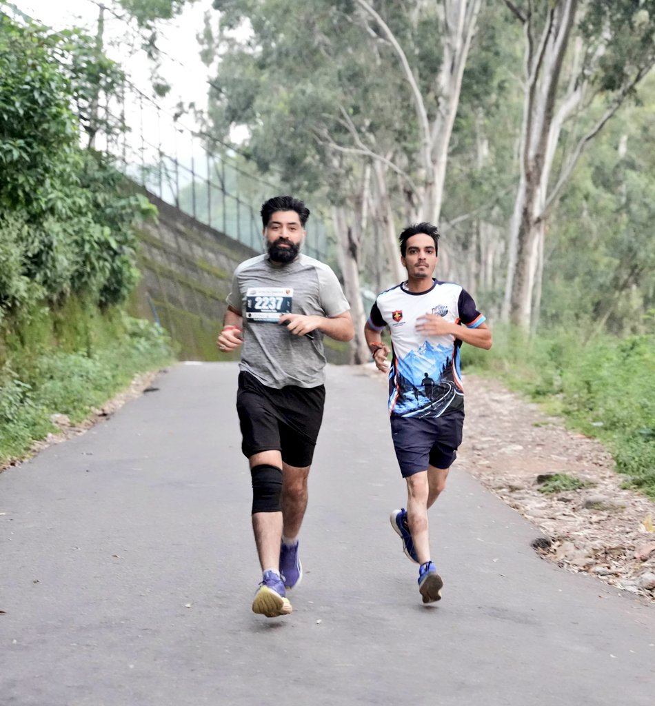 VVJamwal's tweet photo. #devikamarathon
#northerncommand
21.097km ✅ https://t.co/xKDRpd52hf