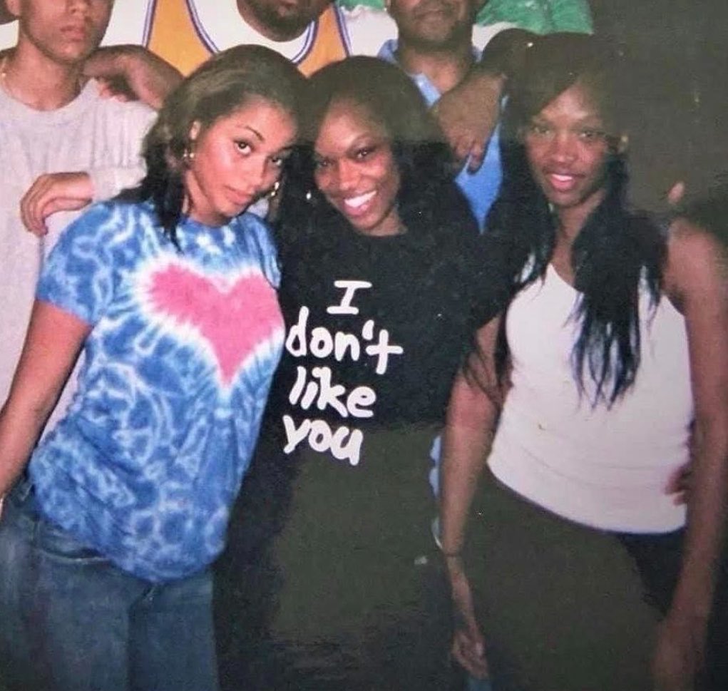 BOTTLEBLONDEZ's tweet photo. Need a millennial to give me the lore on “i dont like you” shirts being everywhere in the 00s https://t.co/kEOm7SXbTW