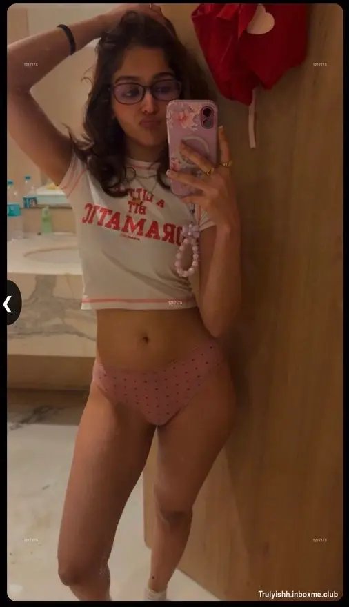 NawaleAnkitha's tweet photo. Next will be her videos... #tattoogirl #tattoo #chudai #desi #hot #college #Indian #desigirl https://t.co/KiUZr0vjz9