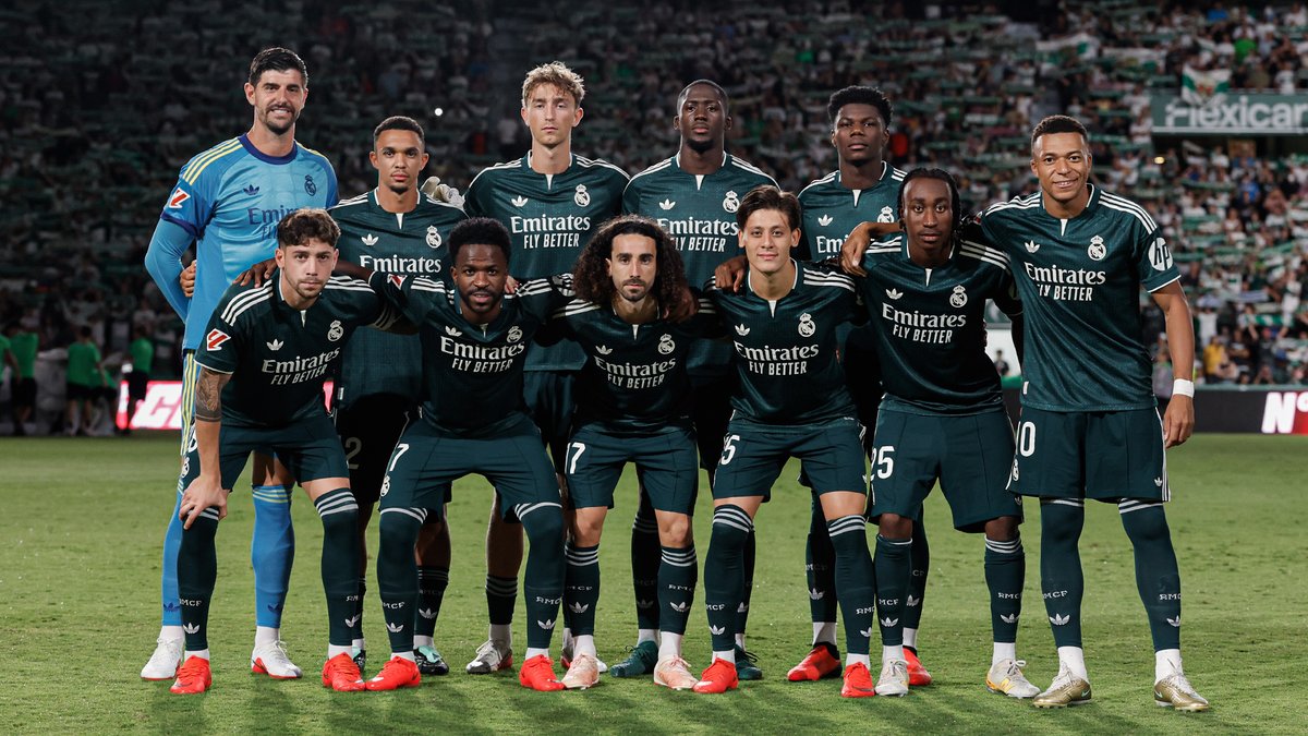 realmadrid's tweet photo. 💚 ¡HALA MADRID! 💚 https://t.co/WSRXmIzq4h