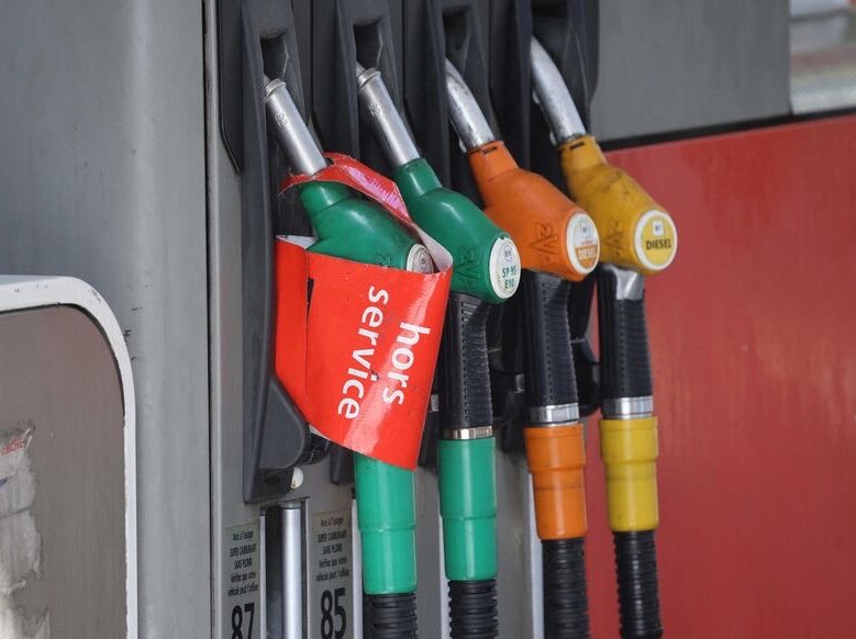 L_ThinkTank's tweet photo. [ 🇸🇦 ARABIE SAOUDITE | 🇪🇺 UE ]

🔸 L’Arabie saoudite a annulé plusieurs livraisons de pétrole brut prévues fin septembre vers l’Europe après la fermeture de son oléoduc Est-Ouest à la suite d’une attaque. Cette perturbation pourrait accentuer les tensions sur le marché pétrolier. https://t.co/FYGHf0uoLT