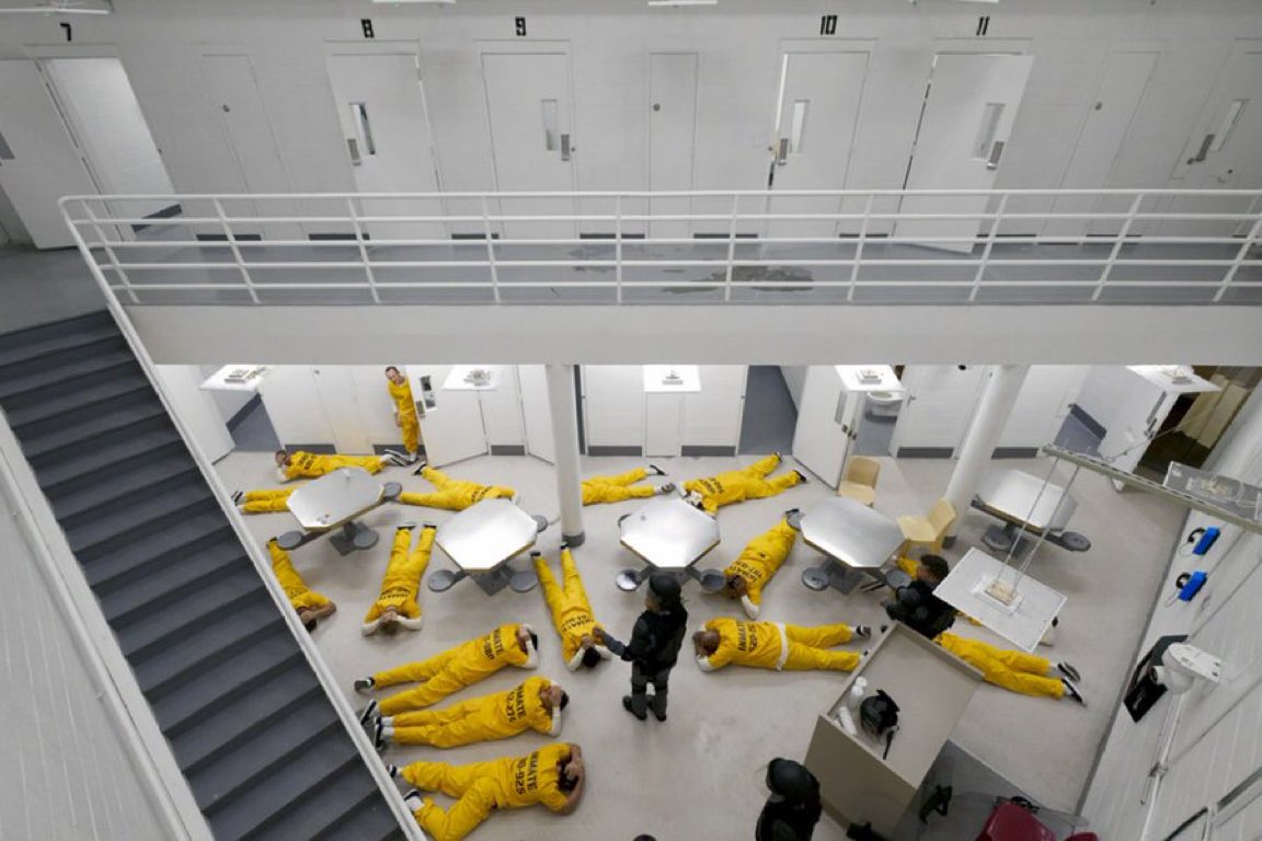 DiscussingFilm's tweet photo. Netflix has announced a new reality series titled ‘THE NEW STANFORD PRISON EXPERIMENT’.

The series follows 30 participants who enter a real prison and are randomly assigned as guards or prisoners. They must see if they conform to the roles or if morality wins. https://t.co/sGLMA5ZH3V