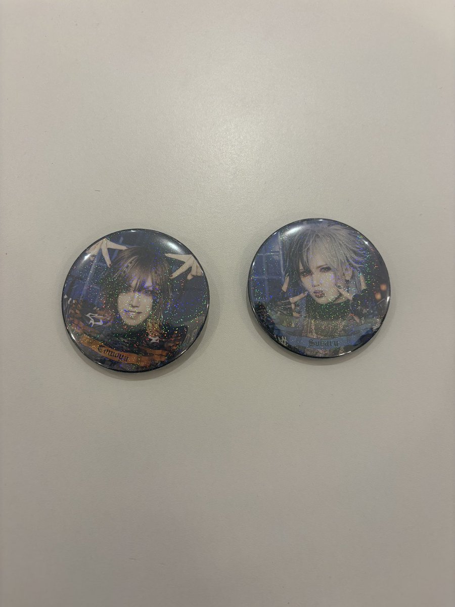 dmspfy's tweet photo. Royz　交換 お譲り
Royz日本武道館開催記念ポップアップストア 

譲 昴さん 公大さん 智也さん
求 杙凪さん or定価

エポスカード特典カード  公大さん
缶バッジ 昴さん 智也さん
過去チェキ 公大さん 智也さん

9/16武道館の日に交換可能です https://t.co/fikF1dNzEs