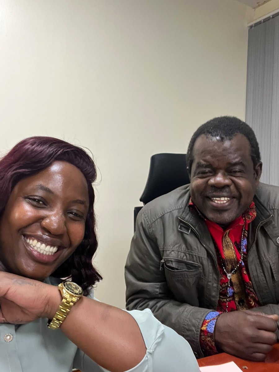 KawilaEllen's tweet photo. Huwa anacheka Btw😊
@OkiyaOmtatah MINDS https://t.co/2jSxg3Sads