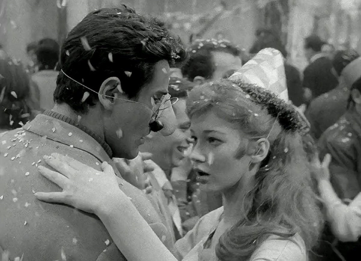 sinhate's tweet photo. RUFUFU - Mario Moniceli

Menuda obra maestra Italiana necesaria para entender el cine europeo y sobre todo como no hacer un robo.

#cine #cinemasinh #rufufu https://t.co/440I5huILk