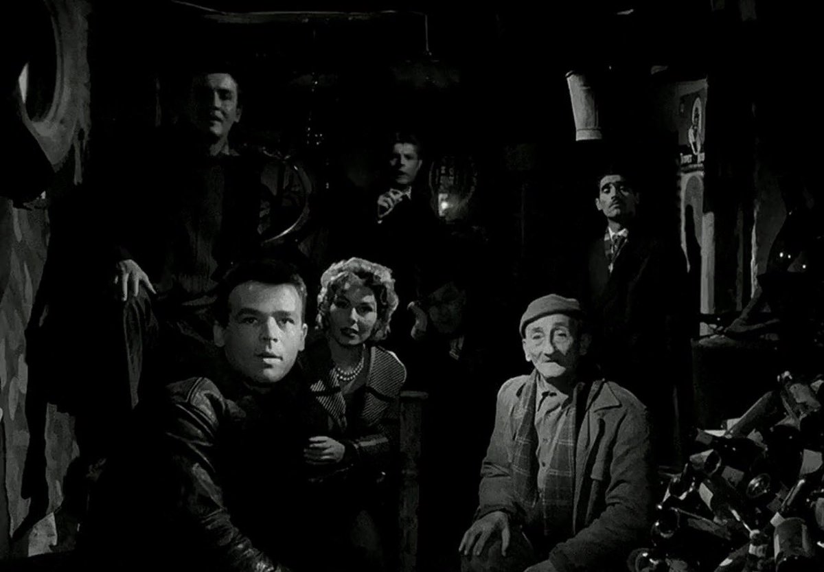 sinhate's tweet photo. RUFUFU - Mario Moniceli

Menuda obra maestra Italiana necesaria para entender el cine europeo y sobre todo como no hacer un robo.

#cine #cinemasinh #rufufu https://t.co/440I5huILk