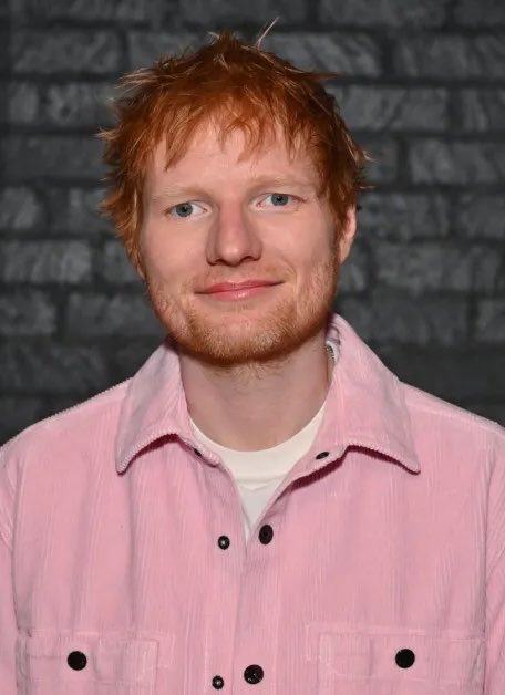 InfoBillieBR's tweet photo. Ótimo momento para lembrar que Billie Eilish substituiu Ed Sheeran na criação da canção-tema de James Bond. A obra “No Time To Die” rendeu o primeiro Oscar da carreira da cantora. 

“Não vou fingir que não doeu.” https://t.co/r9pZ681IyM