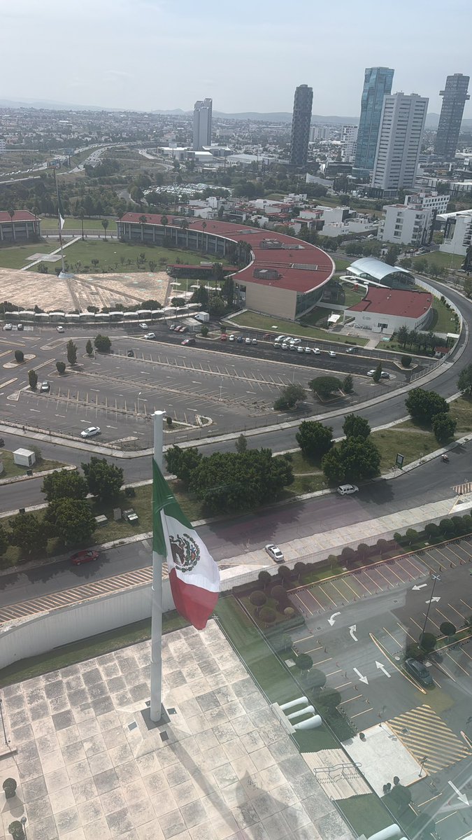 JulioCsarVS's tweet photo. Este 15 de septiembre toca guardia y trabajo. Una forma distinta, pero muy significativa, de celebrar a México: cumpliendo con el deber. 🇲🇽 https://t.co/y2oox80J5p