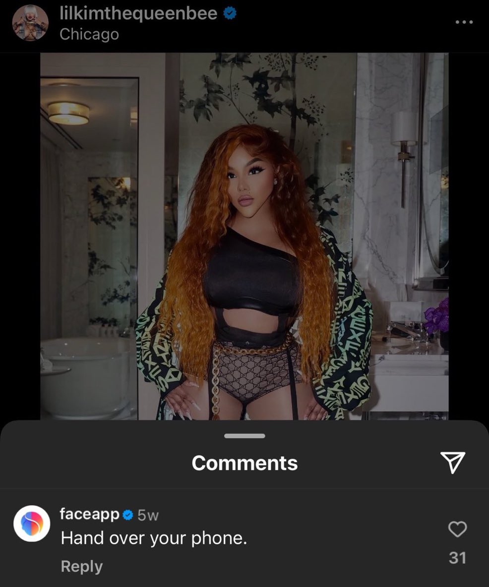 DrakeUpdatea's tweet photo. Bro😭😭😭😭 https://t.co/Ssg1fxbQhM