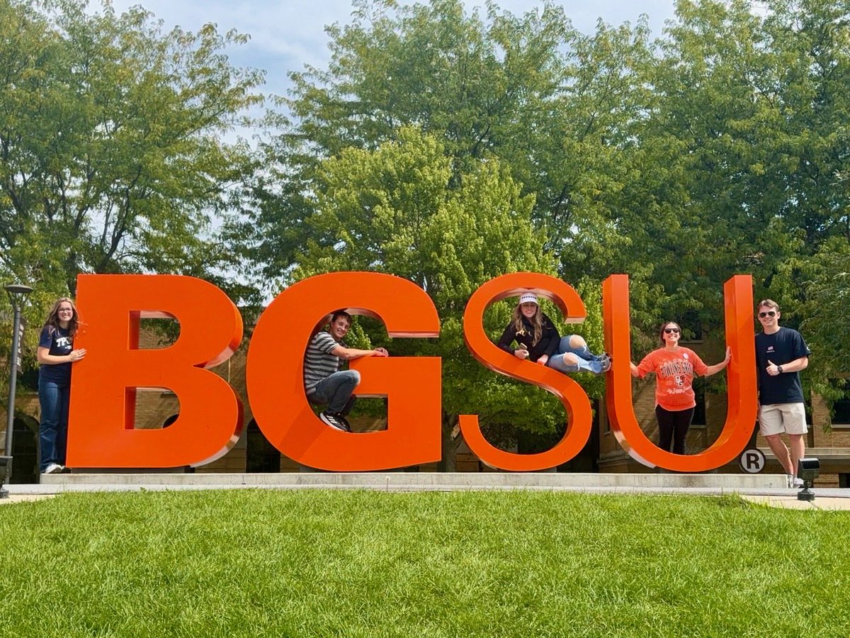 breannajmaher's tweet photo. Registering voters at BGSU for National Voter Registration day!! So far we registered 15 students and 3 of them are registering for the first time! Let’s goooo 🥳🗳️🇺🇸 https://t.co/PxcivbvNrW