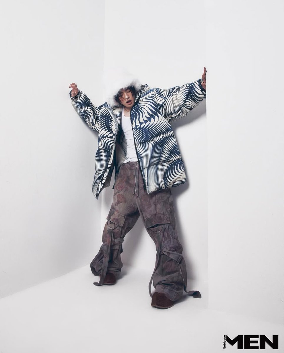 Leozitems's tweet photo. .
🦁👕
DRIES VAN NOTEN
Blue &amp; Off-White Quilted Jacket

US $2465

🦁👖
DRIES VAN NOTEN
Loose Strap Pants
US $1100 https://t.co/kWp0BlP6cq