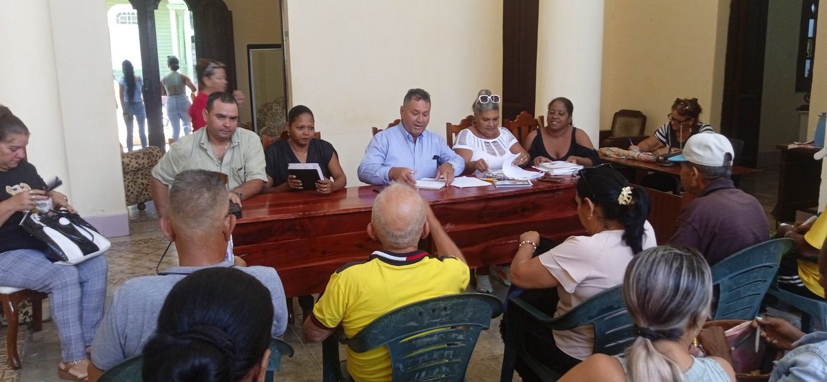 LisandraFu4093's tweet photo. @DmsNiquero presente en Reunión del CP Urbano Norte 
La Msc Donaidis aborda tema acerca de las consecuencias por consumo de Drogas. 
@DPSGranmaSalud 
@ovalle_verdecia https://t.co/1x24Puxswx