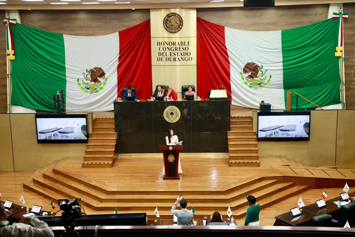 danisotto's tweet photo. ⚖️ En sesión ordinaria del Congreso del Estado, las Diputadas y Diputados del Grupo Parlamentario del PRI, seguimos impulsando acciones firmes en pro de las y los duranguenses.

👉 Presentamos una iniciativa en materia de: 
✅ Protección del patrimonio de las personas adultas mayores (Ley del Notariado).

👉 Además, se presentaron otras iniciativas relacionadas con: 
✔️ Prevención de riesgos sanitarios y ambientales en los municipios 
✔️ Reformas en materia de salud mental y prevención de adicciones 
✔️ Protección del agua, seguridad hídrica y resiliencia climática.

Transmisión. 📲 https://t.co/RUFIzojlhN