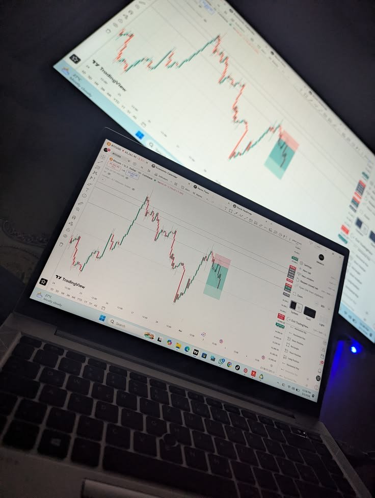 Manuton0x's tweet photo. Une bonne analyse avec une mauvaise exécution reste un mauvais trade.

Entrée trop tôt.
Stop mal placé.
Risque trop élevé.
Sortie émotionnelle.

En trading, l’idée compte.

Mais l’exécution décide souvent du résultat. https://t.co/jJjBMsFK4f