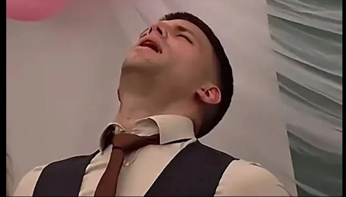 mavkoo's tweet photo. Prosečan Srbin kada je video da je lista pod rednim brojem 3 https://t.co/KuDccXDJvp
