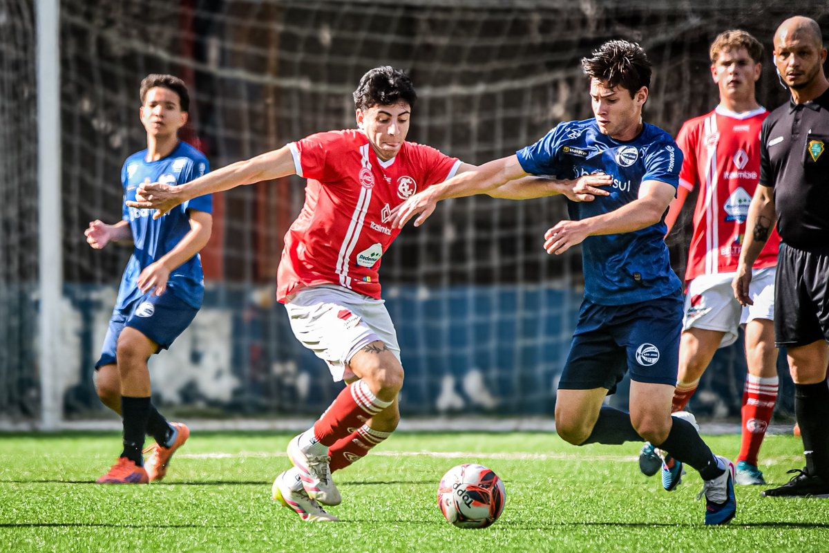 intersmoficial's tweet photo. 🔴⚪️ Pela Liga Serrana Sub-19, o Inter SM encarou o São José, no Francisco Novelletto, e acabou superado por 1 a 0.

📸 Renata Medina / Inter SM

#InterSM #Alvirrubro #GurisDaBaixada https://t.co/XLiCKnSf1n
