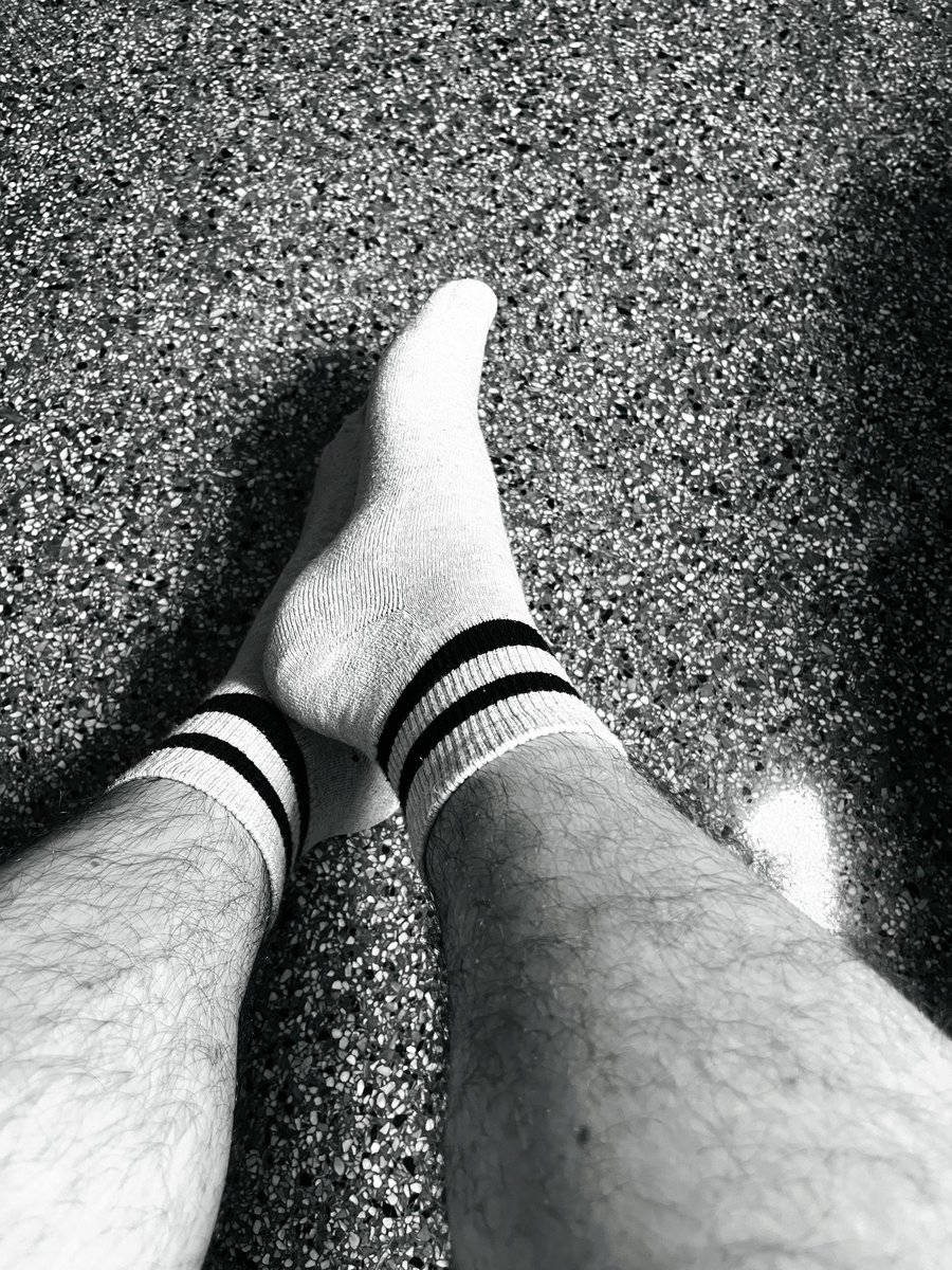 dedalospace's tweet photo. 3 steps 🧦👣

#gay #feet #socks #feetfetısh https://t.co/wmGchi6ynj
