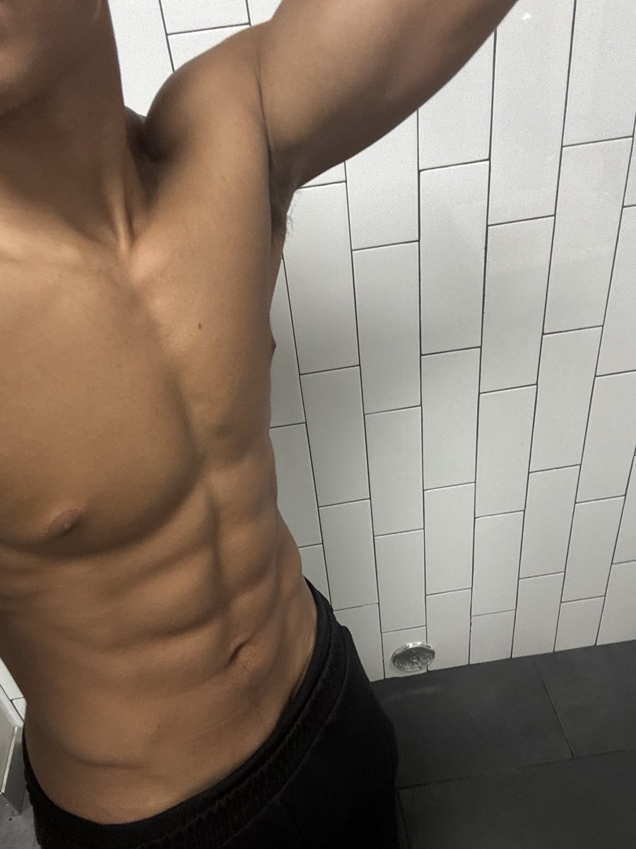 mrguyx5000's tweet photo. Dm for the rest😉 https://t.co/tWso0yvRR3