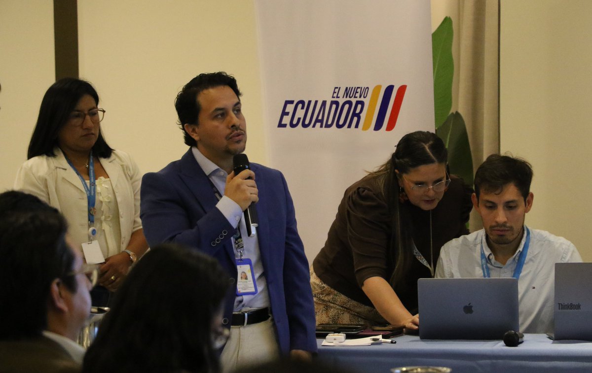 INSPI_ECUADOR's tweet photo. 🌎 El cambio climático también es un desafío para la salud

Por eso, en el INSPI fortalecemos nuestros conocimientos y capacidades para estar mejor preparados y responder de manera oportuna ante sus impactos en la salud pública.

Participamos en una jornada de capacitación de 100 horas teórico-prácticas, como parte de la construcción de la Ruta de Acción Sectorial para la Implementación del Plan Nacional de Adaptación al Cambio Climático (RAS 2023-2027) del sector Salud.

🤝 Prepararnos hoy es proteger la salud de ma��ana.

Desde el INSPI seguimos trabajando por un sistema de salud más preparado, sostenible y resiliente frente a los desafíos del cambio climático.

#INSPI #SaludPública