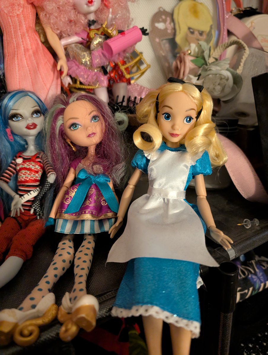 minxfrzz's tweet photo. Alice and maddie.. #ishipit https://t.co/1zt0J8LXtv