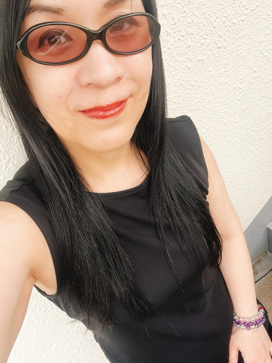 BenitoRussom's tweet photo. I used to wear only New Balance sneakers, but after trying these Le Coq Sportif shoes, I was amazed by how light and comfortable they are! I usually wear black, but I chose white this time. So cute! Perfect for sunny days. At my age, comfort and https://t.co/XIWLUOGqp2