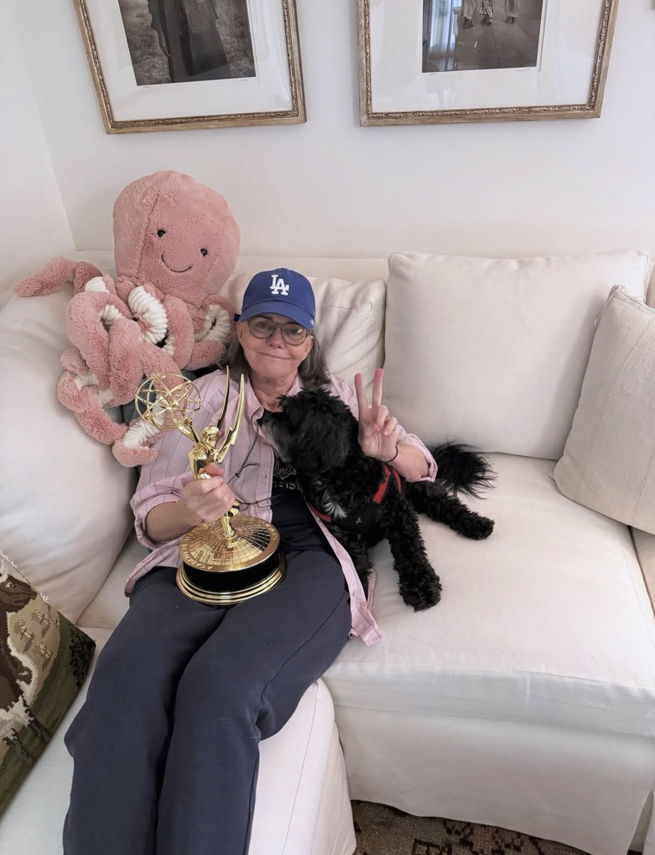 _martremblay's tweet photo. Sweet baby angel Sally Field with her Emmy Award 🐙✨ https://t.co/CfA0HvtQ6b