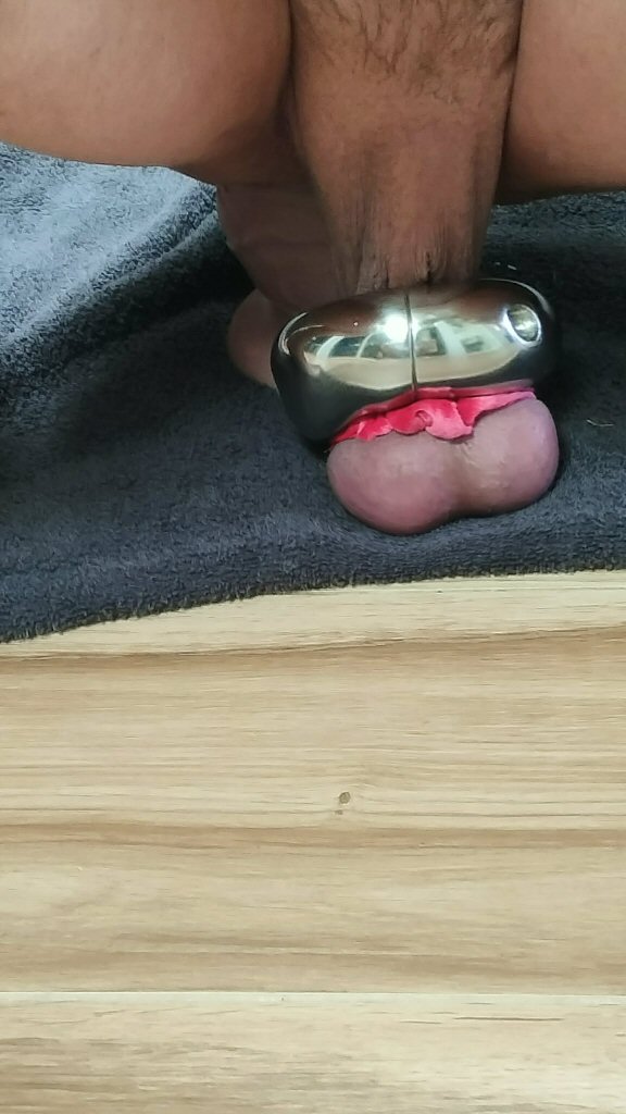 street27b's tweet photo. Un gode de 11cm de diamètre entièrement poussé dans mon cul (et 3kg de ballstretcher aux couilles car il en faut jamais arrêter de les travailler)
#analdilatation #analextrem #fistfucking #ballstretcher #ballstretching #bigballs #bigdildo https://t.co/votoPwMyVd