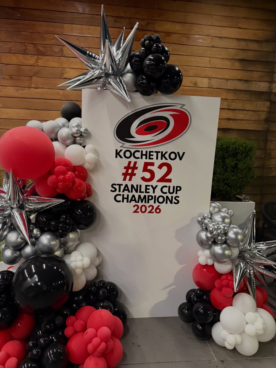 Uggg_uggg's tweet photo. Pyotr Kochetkov spent his day with the Stanley Cup surrounded by family and friends and brought the Cup to Holy Trinity Orthodox Church (ROCOR) in Mebane, North Carolina https://t.co/HQ4HtmlWqT