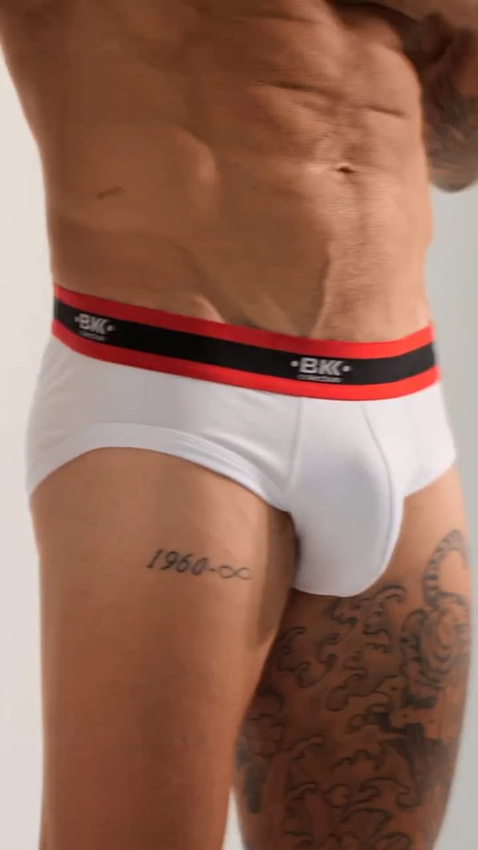 About_Bass's tweet photo. Luciano y sus 22 cms en slip 🍆 https://t.co/bI5pHRT7Ml