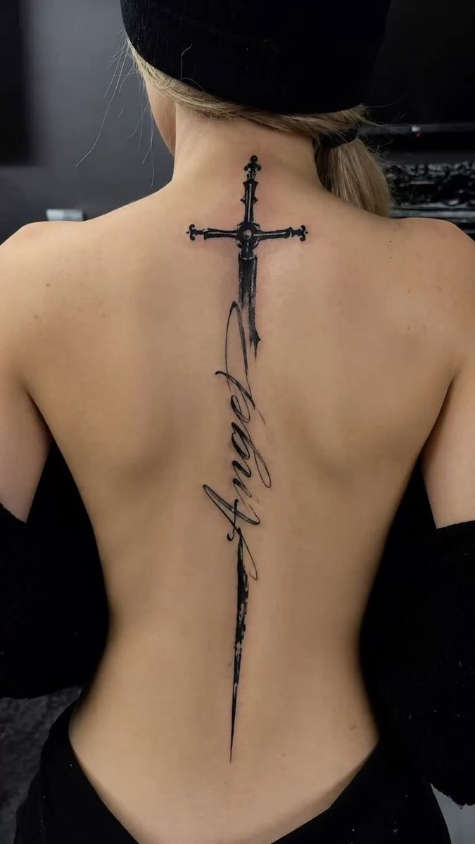 GarbyNoir's tweet photo. @prettiesttemma Inbox me for any style of your tatt https://t.co/iCf2mS3v2C