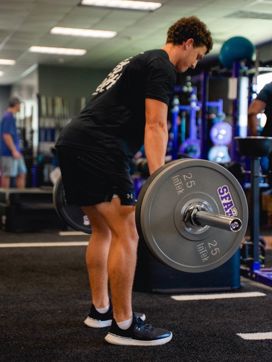 NCAA_FCS's tweet photo. On the grind 😤

#FCS x 📸 IG/sfa_football https://t.co/86ZRdvRHrC