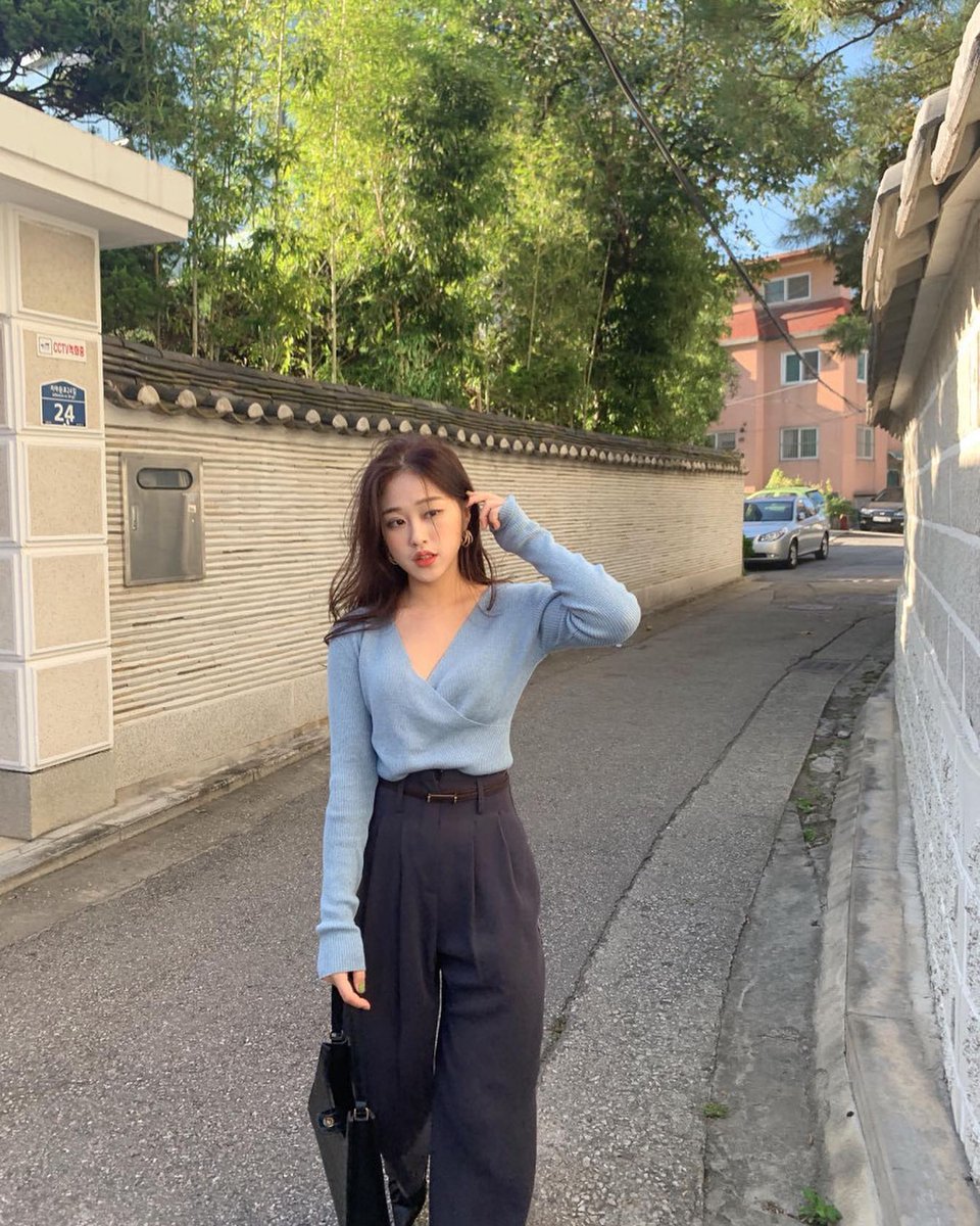 freshhotty's tweet photo. Hey there! 🌞 Just wanted to say, you are stronger than you think and today is full of possibilities. ✨
rFMv https://t.co/4cnwn98z6P