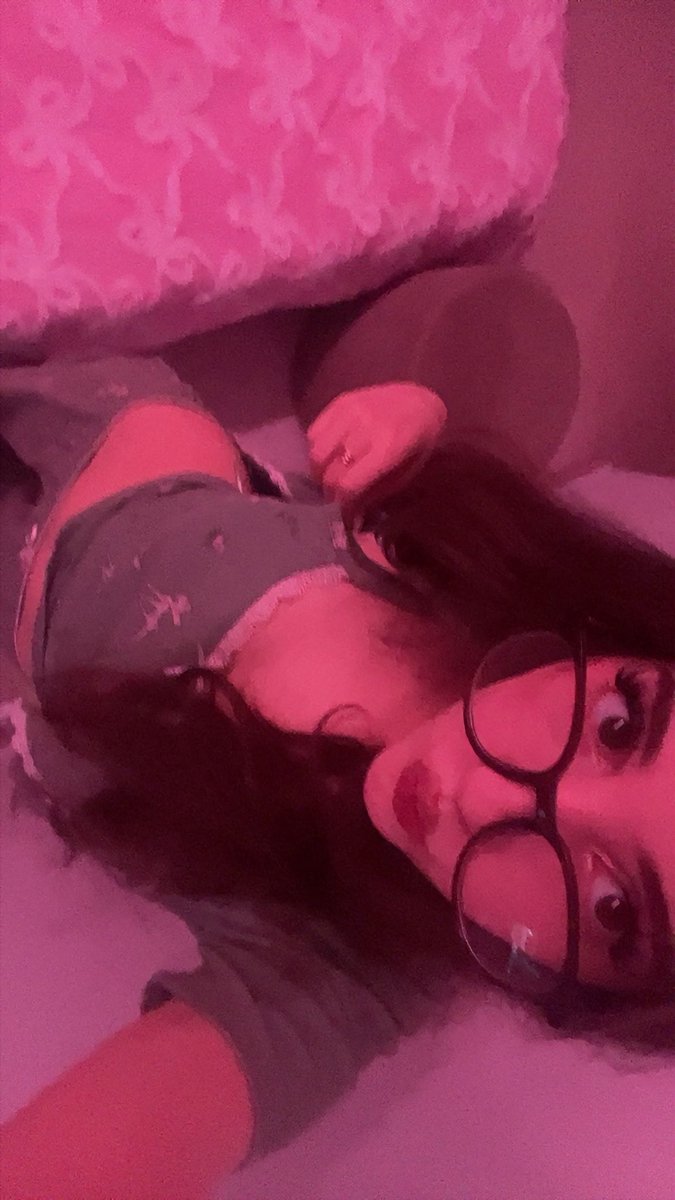 ro2ya_03's tweet photo. hii !! looking for moots ♡

- 23 | she/her 
- I play everything valorant , overwatch, dead lock anything you name it!! (Pls carry me)
- I love music &amp; food

 ♡/↻ to be mutuals!

#valtwt #moothunt #promotwt
#overwatchtwt #robloxtwt #leaguetwt https://t.co/F1LdAwUlIn