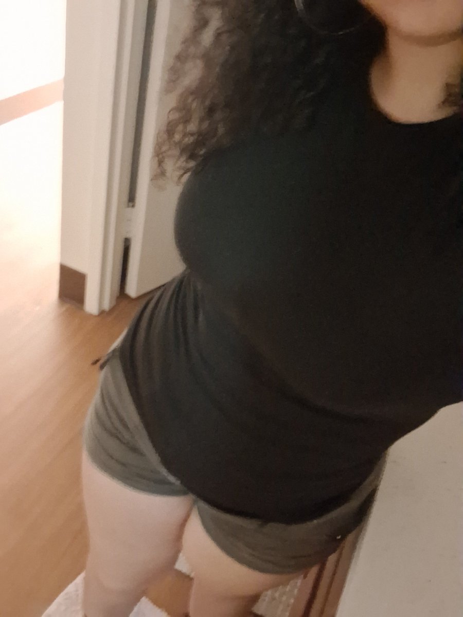 Jazzlen_e's tweet photo. 🖤fits as of late https://t.co/e57GOSi7BH