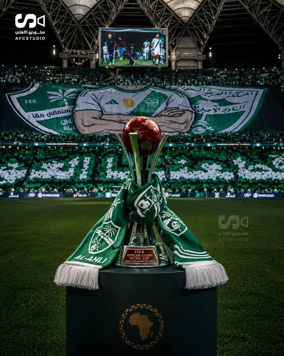 MN_10911's tweet photo. دائماً " الـعـيـن " على الكأس 🟢👀.

- اللهم اجعل كأس القارات من نصيب الاهلي 💚. https://t.co/HpEWfLhQo9