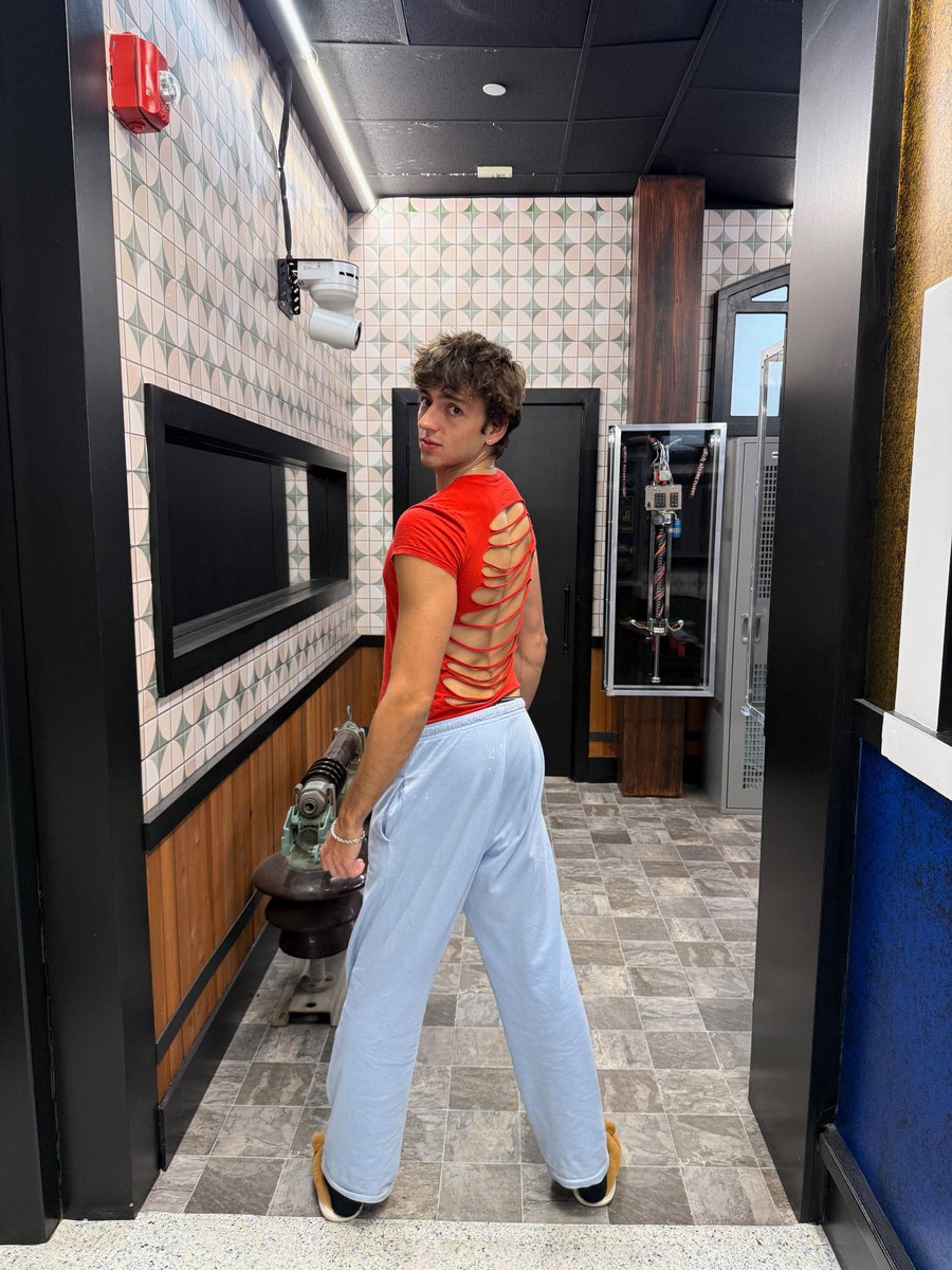 hcpegfc's tweet photo. ok serve #bb28 https://t.co/2r8Rx2EbxH